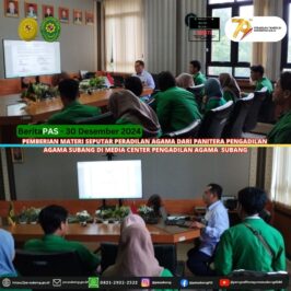 Pemberian Materi Seputar Peradilan Agama Dari Panitera Pengadilan Agama Subang Kosmara, S.H. kepada mahasiswa Magang dari IAI AL-AZIS di Media Center Pengadilan Agama Subang.