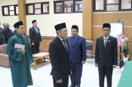 Ketua Pengadilan Agama Subang Lantik dan Ambil Sumpah Jabatan Sekretaris Pengadilan Agama Subang
